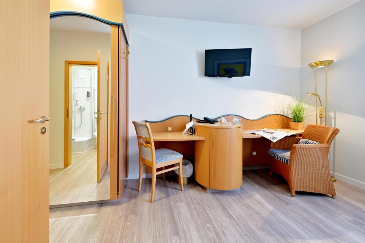 Hotel- & Ferienanlage Kapitaens-Haeuser Breege Kültér fotó