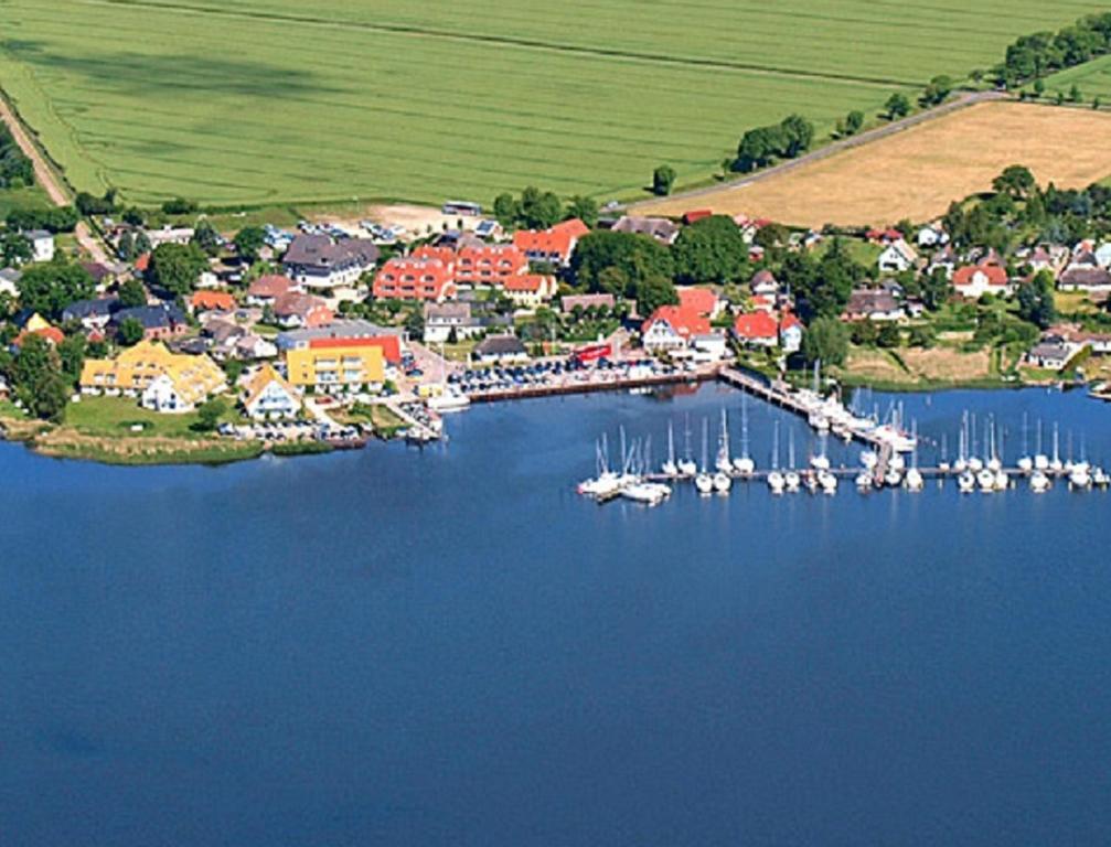 Hotel- & Ferienanlage Kapitaens-Haeuser Breege Kültér fotó
