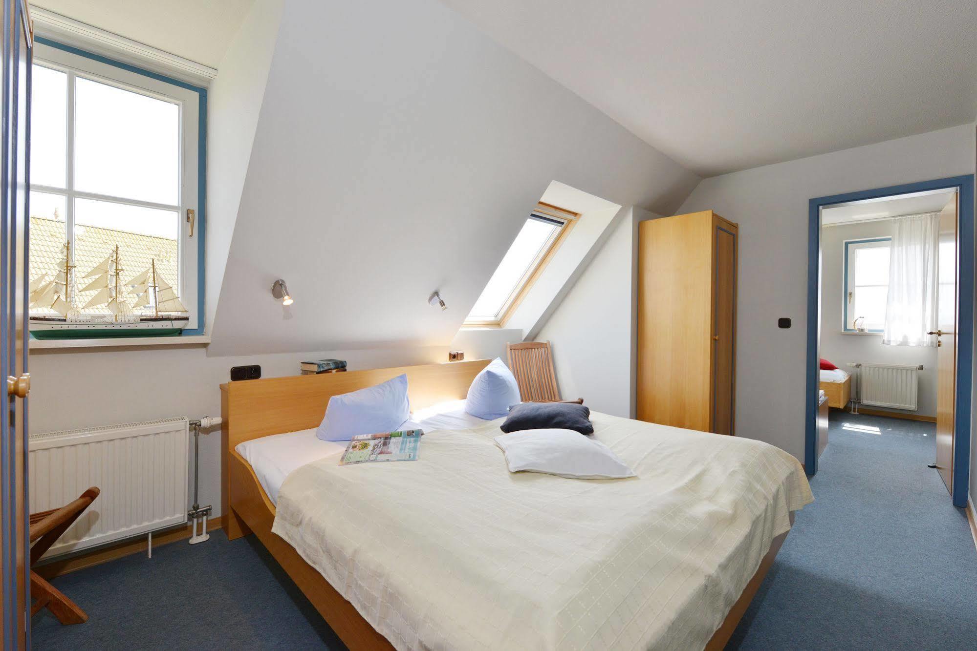 Hotel- & Ferienanlage Kapitaens-Haeuser Breege Kültér fotó